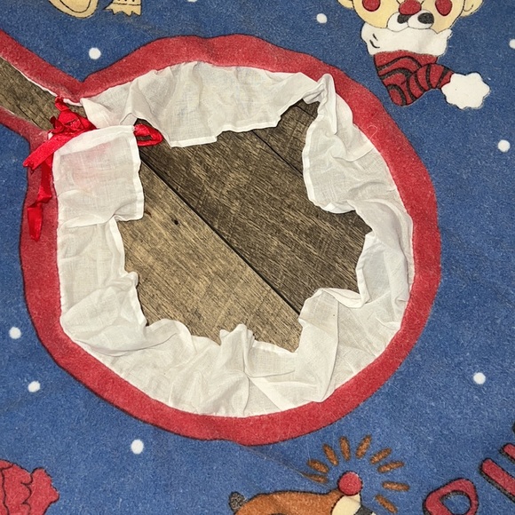 CVS vtg Rudolph the Red Nose reindeer & Island of Misfits Christmas tree skirt - Picture 10 of 15